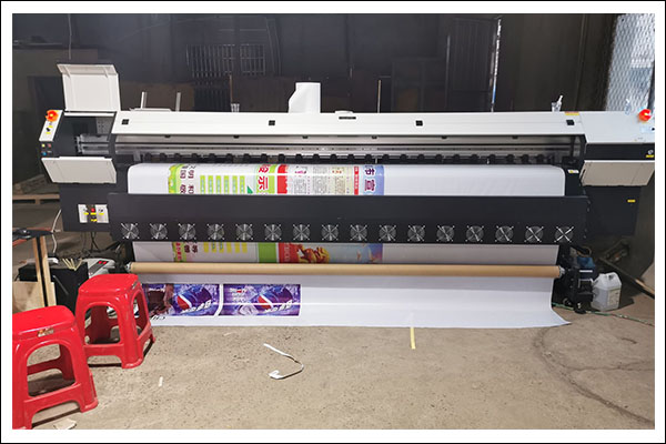 歐瑞卡3.2米4頭噴繪機(jī).jpg